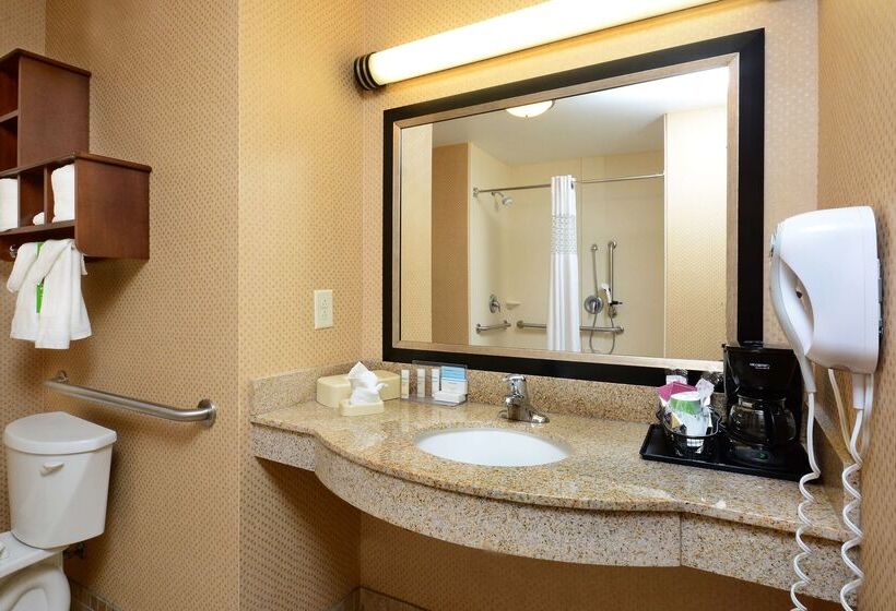 هتل Hampton Inn & Suites Durham/north I85