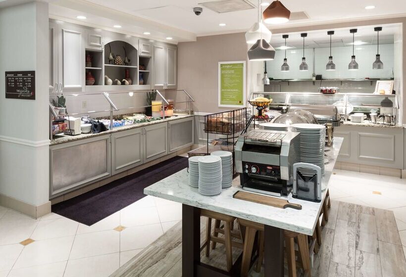 هتل Hilton Garden Inn Frisco