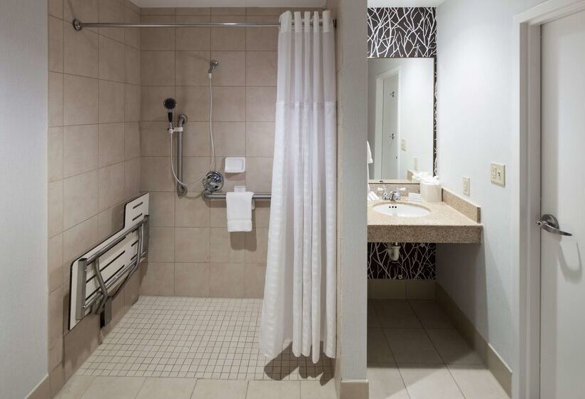هتل Hilton Garden Inn Frisco