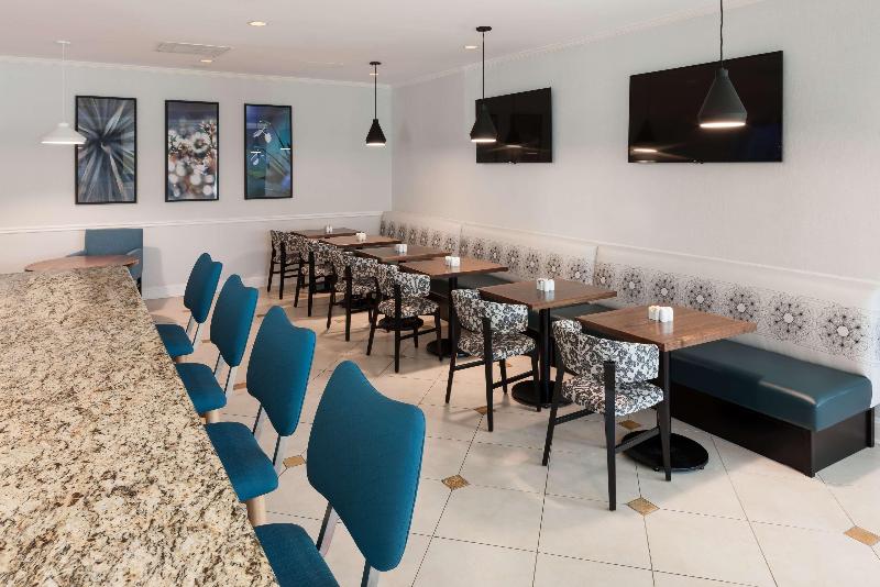 هتل Hilton Garden Inn Frisco