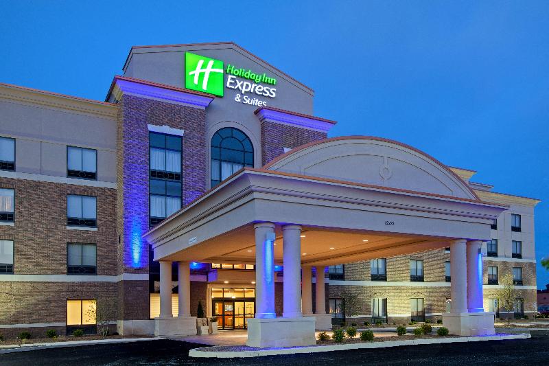 فندق Holiday Inn Express And Suites Columbus Edinburgh By Ihg