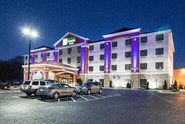 Hotel Holiday Inn Express & Suites Elkton  University Area