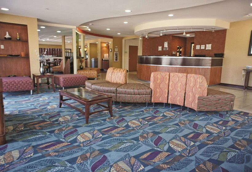 هتل La Quinta By Wyndham Edmond