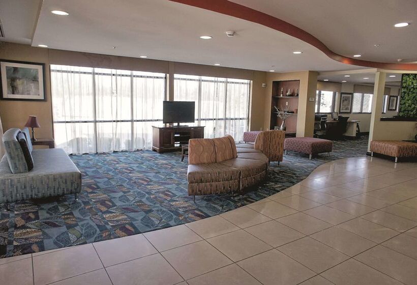 هتل La Quinta By Wyndham Edmond