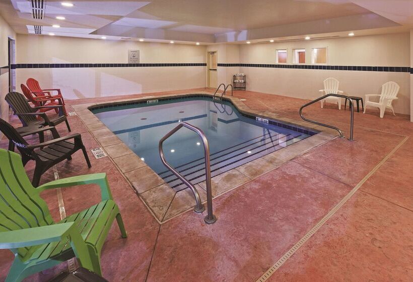 هتل La Quinta By Wyndham Edmond
