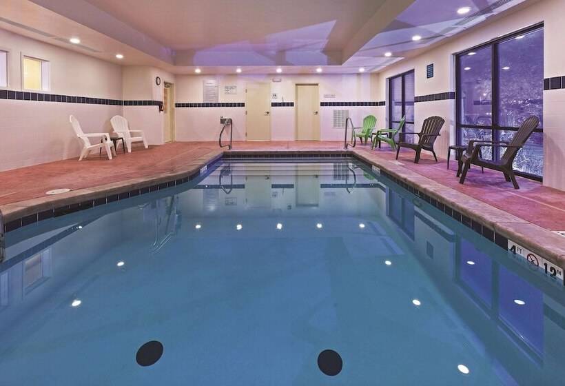 هتل La Quinta By Wyndham Edmond