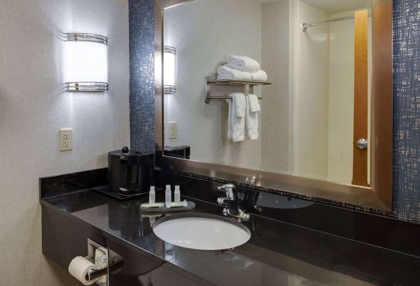هتل La Quinta By Wyndham Edmond