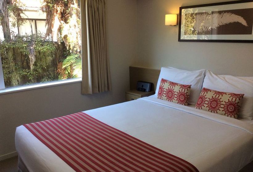 בית מלון כפרי Lake Rotorua