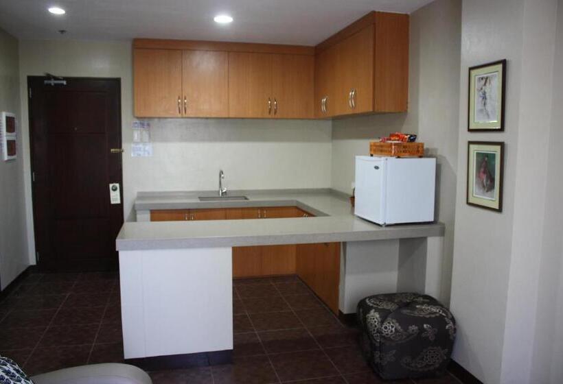 هتل Palmbeach Resort & Spa Mactan, Cebu