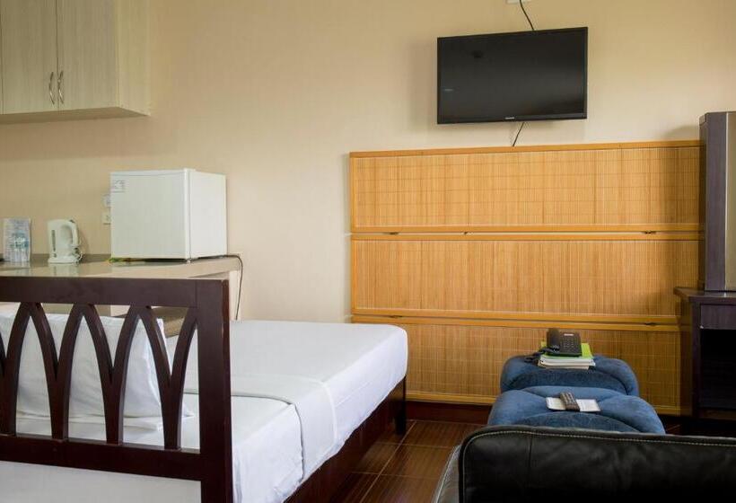 هتل Palmbeach Resort & Spa Mactan, Cebu