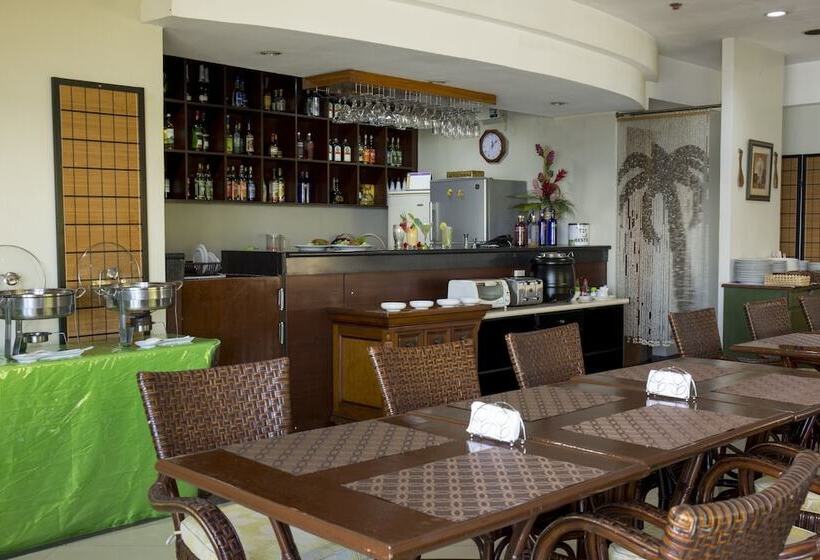 هتل Palmbeach Resort & Spa Mactan, Cebu