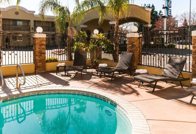 هتل Quality Inn Near Chico State