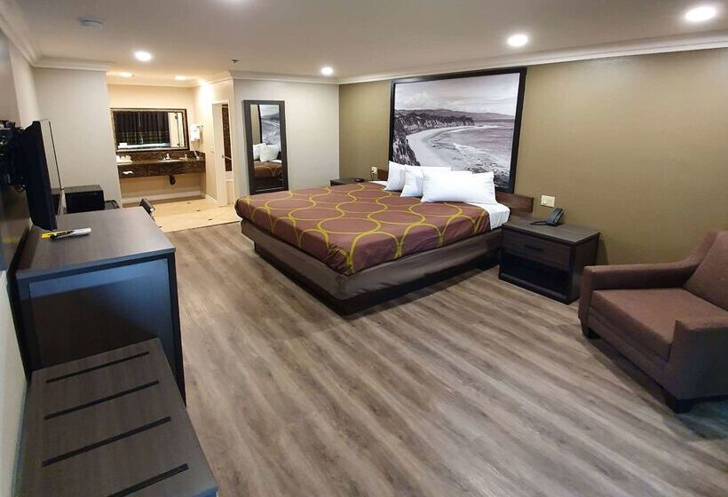 Отель Super 8 By Wyndham Cypress Buena Park Area