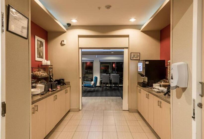 בית מלון כפרי Towneplace Suites Dallas Desoto