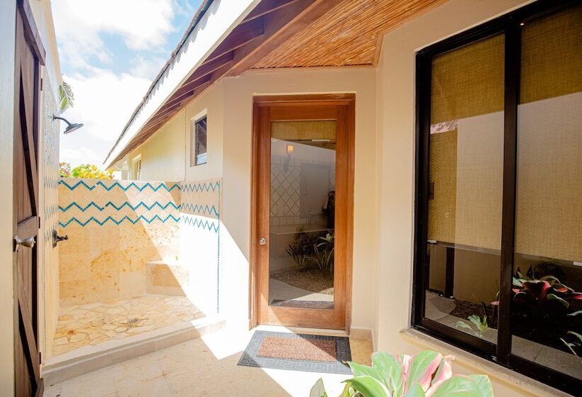 فندق Almond Beach Resort At Jaguar Reef