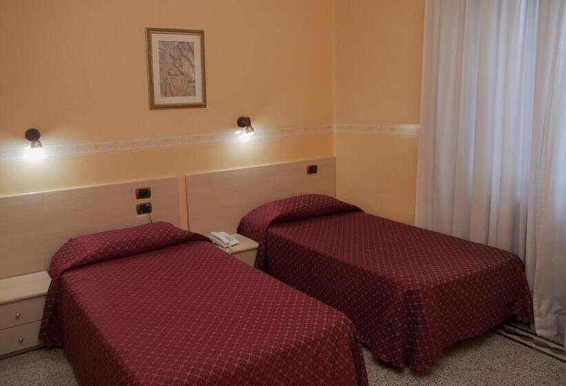 هتل Casa La Salle   Roma Vaticano