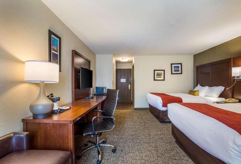 هتل Comfort Inn & Suites Fairborn Near Wright Patterson Afb