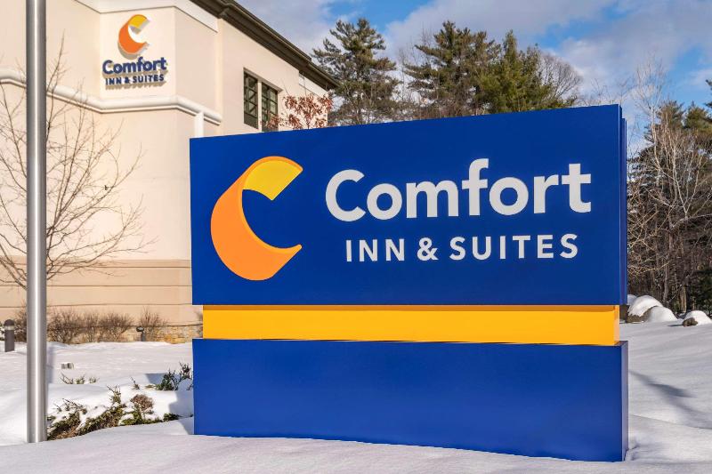 هتل Comfort Inn & Suites