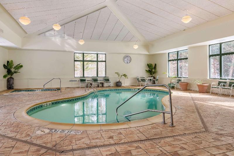 هتل Comfort Inn & Suites Lake George