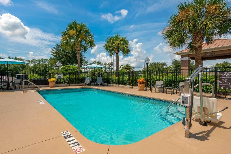 Отель Comfort Inn & Suites Wildwood The Villages