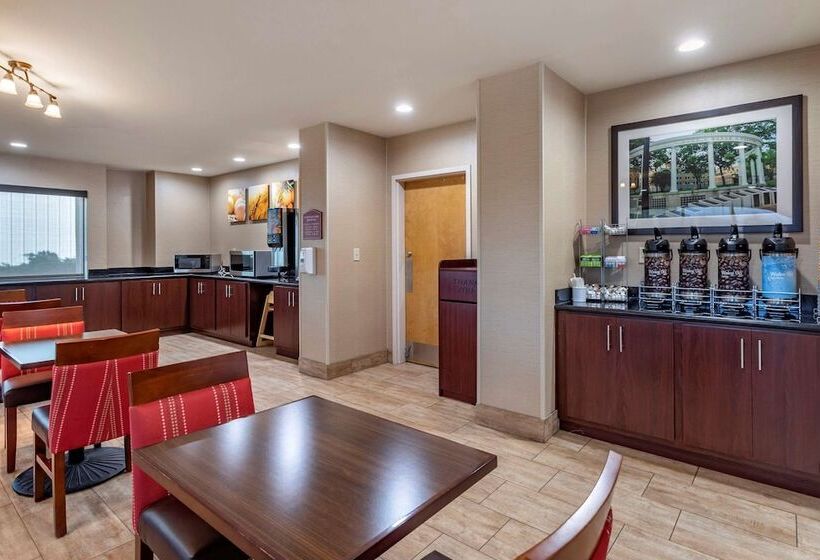 בית מלון כפרי Comfort Suites Florence Shoals Area