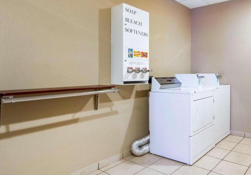 בית מלון כפרי Comfort Suites Florence Shoals Area