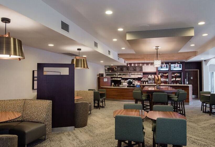 هتل Courtyard By Marriott Hickory