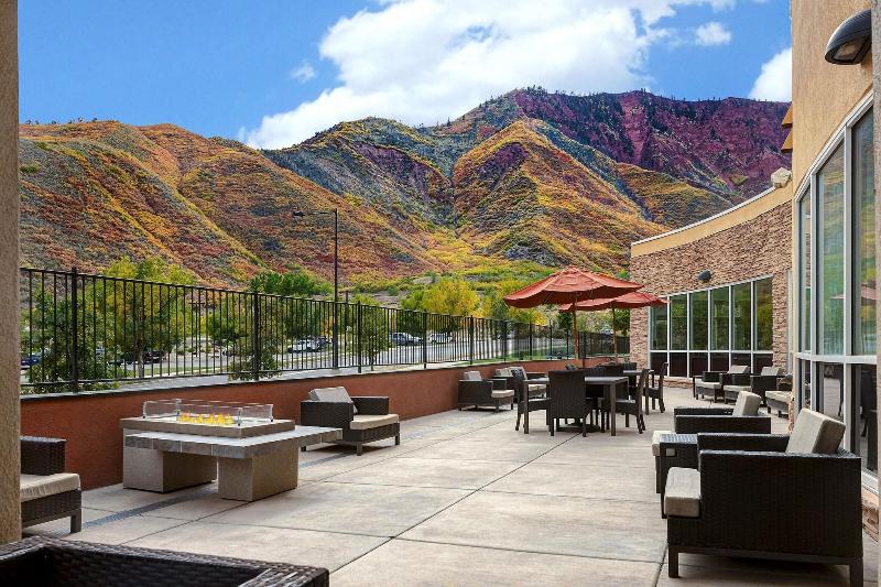 בית מלון כפרי Courtyard By Marriott Glenwood Springs