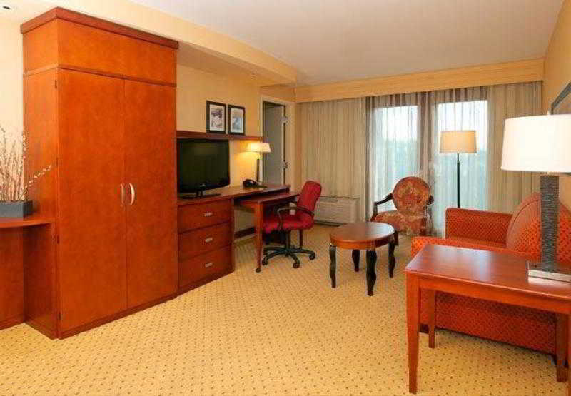 هتل Courtyard By Marriott Seattle Kirkland