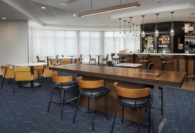 هتل Courtyard By Marriott Seattle Kirkland