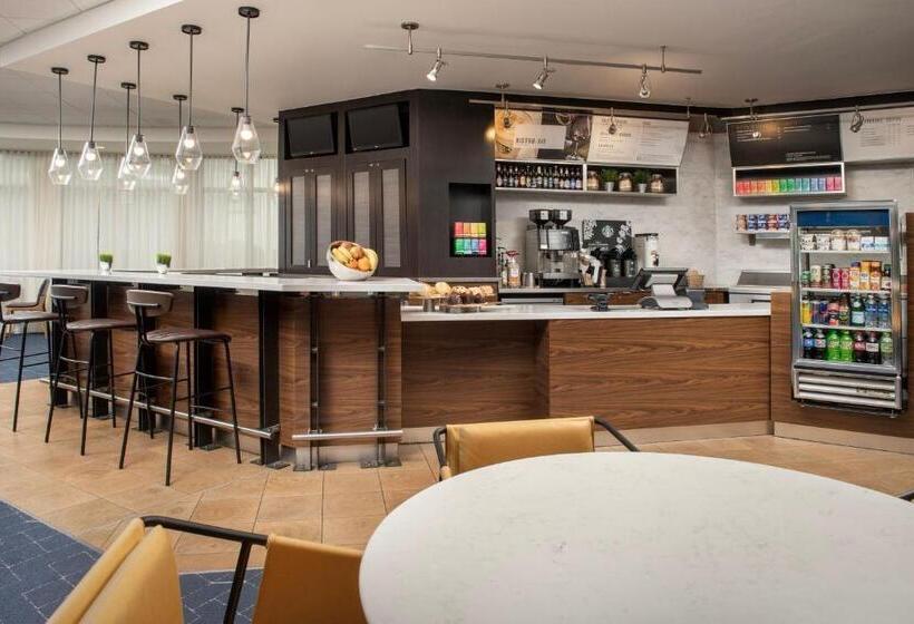 هتل Courtyard By Marriott Seattle Kirkland