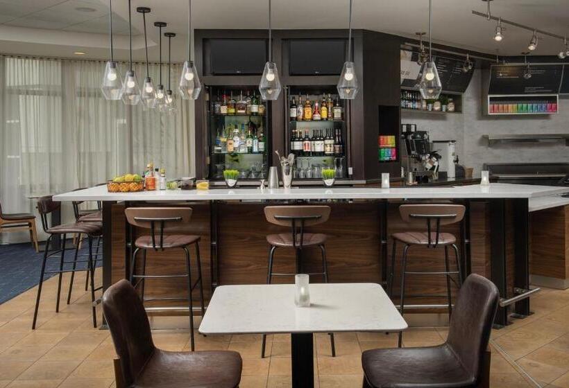 هتل Courtyard By Marriott Seattle Kirkland