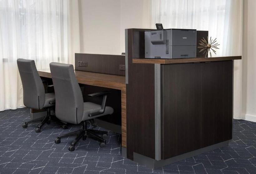 هتل Courtyard By Marriott Seattle Kirkland