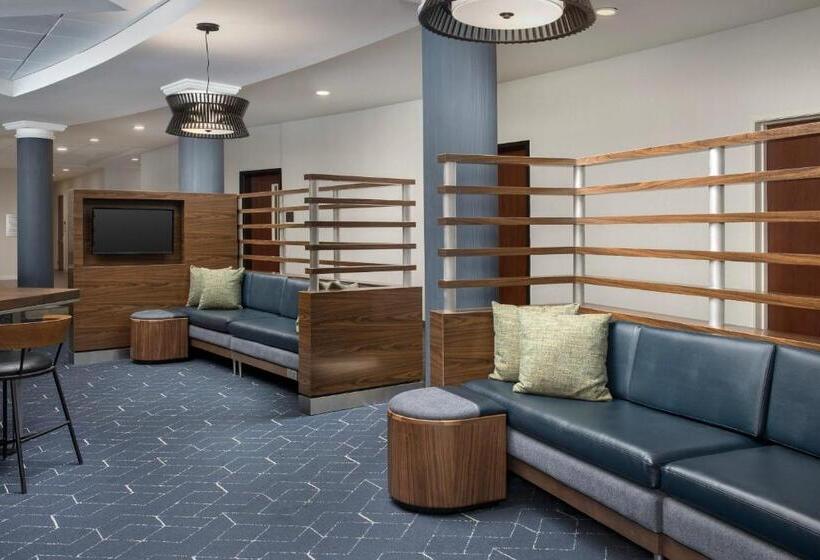 هتل Courtyard By Marriott Seattle Kirkland