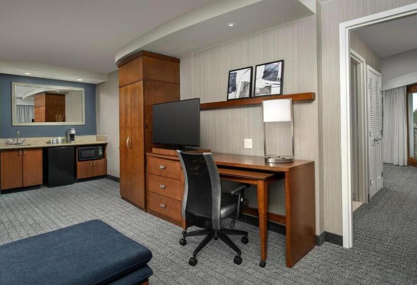 هتل Courtyard By Marriott Seattle Kirkland