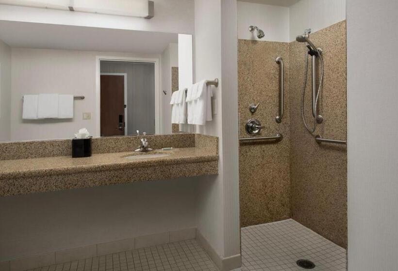 هتل Courtyard By Marriott Seattle Kirkland