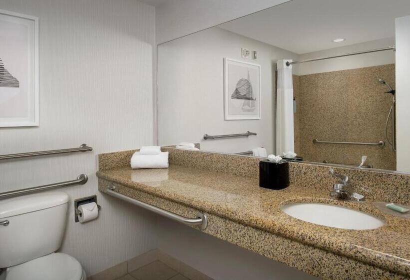 هتل Courtyard By Marriott Seattle Kirkland