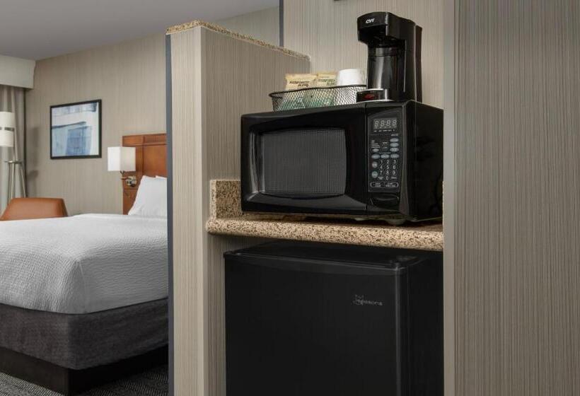 هتل Courtyard By Marriott Seattle Kirkland