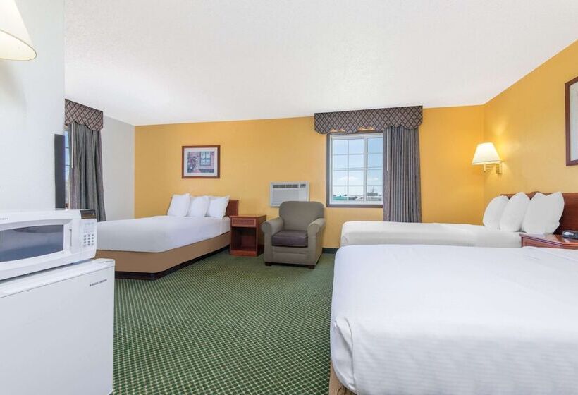 Отель Days Inn By Wyndham Great Bend