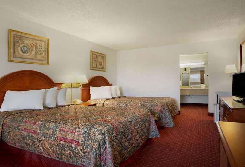 هتل Days Inn By Wyndham Huntington