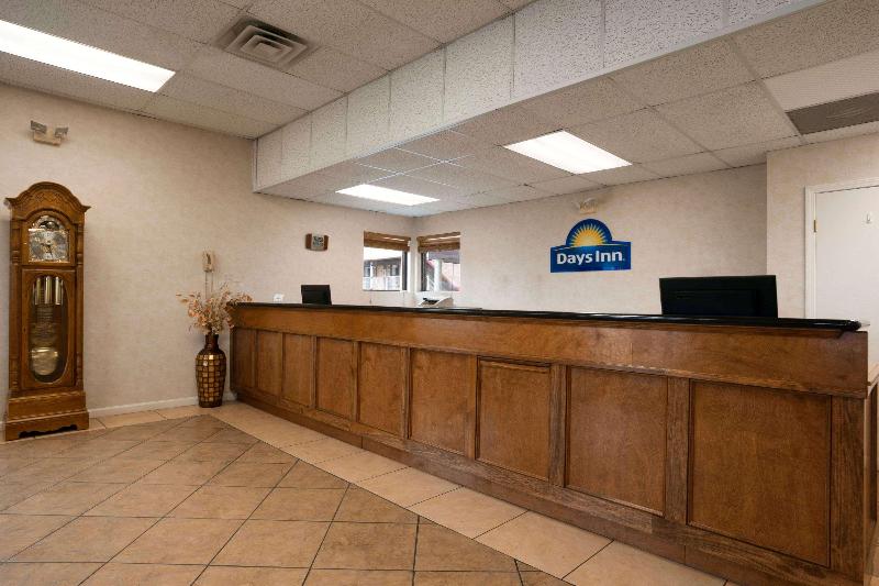 هتل Days Inn By Wyndham Huntington