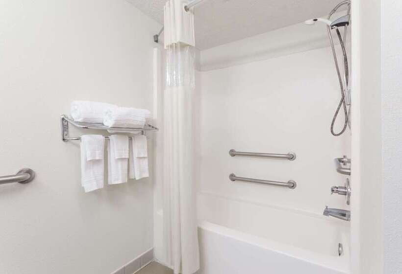فندق Jesup Inn & Suites