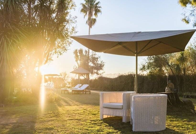 هتل De Zeekoe Guest Farm