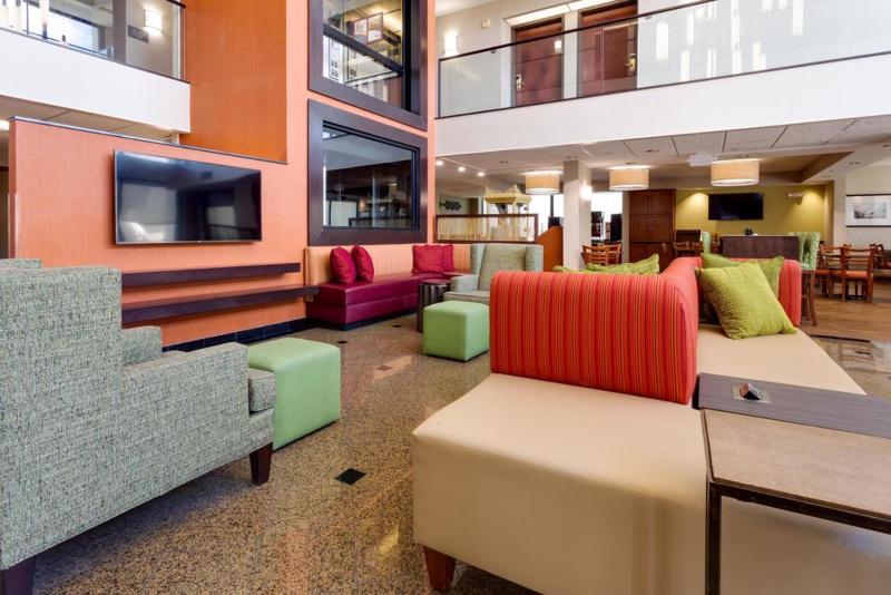 בית מלון כפרי Drury Inn & Suites Denver Tech Center