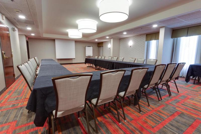 בית מלון כפרי Drury Inn & Suites Denver Tech Center