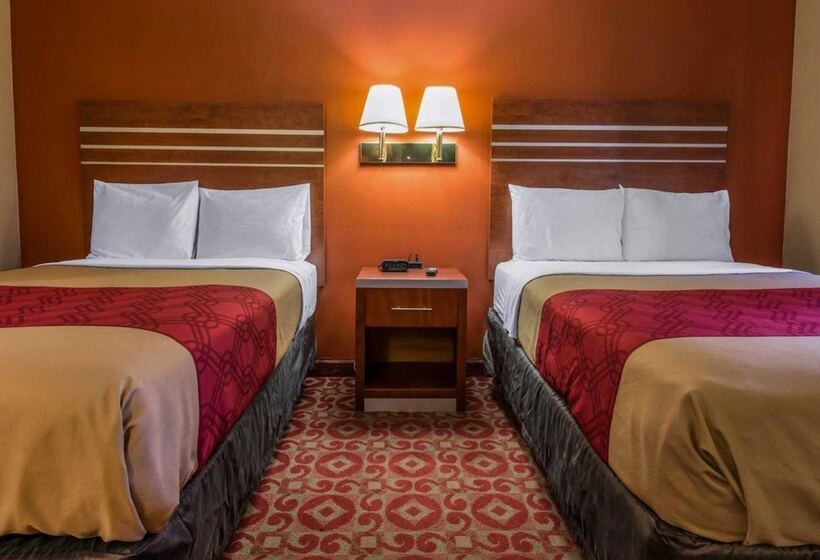 Отель Econo Lodge