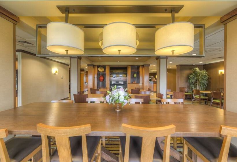 هتل Fairfield Inn And Suites By Marriott Laramie