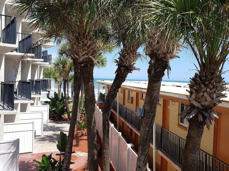 فندق Flamingo Inn Beachfront