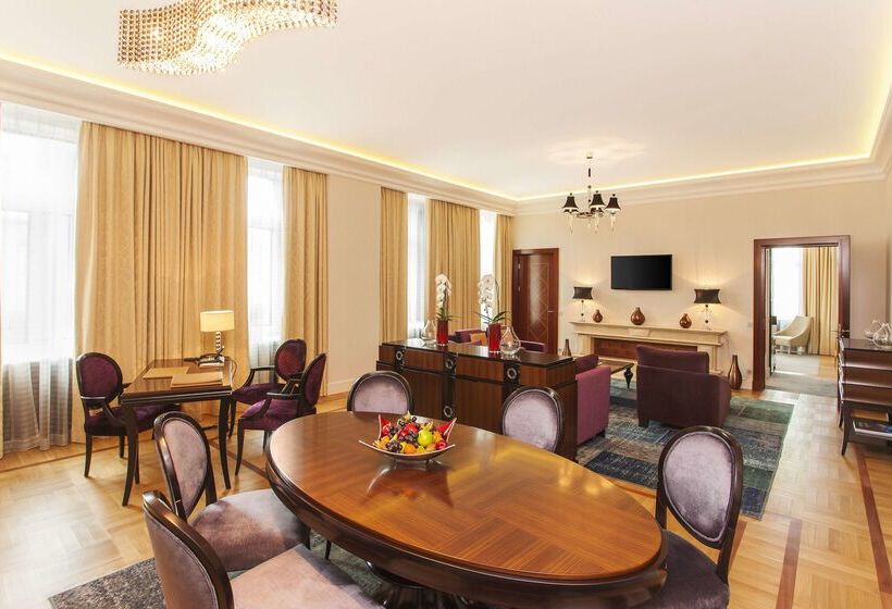 Grand Hotel Vilnius, Curio Collection By Hilton