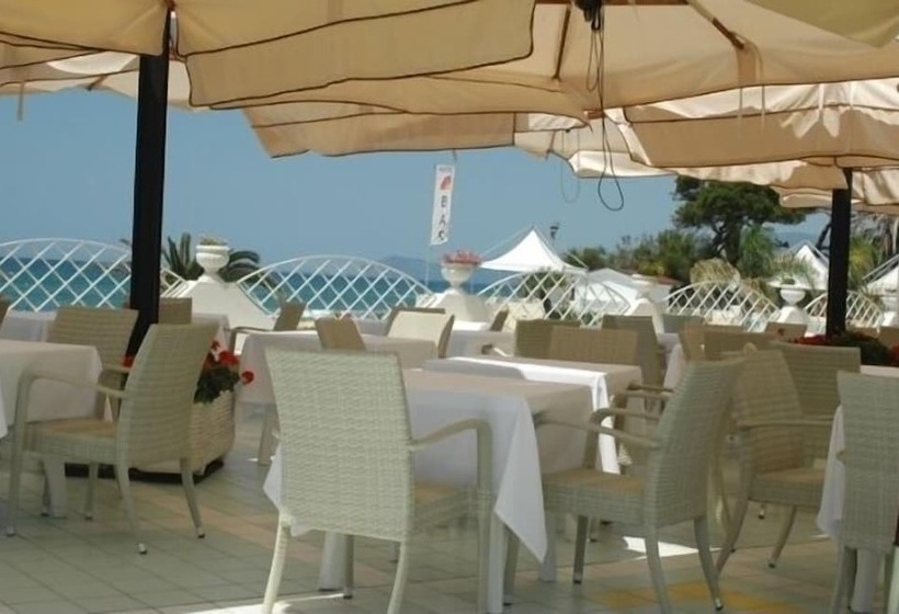 Grand Hotel La Playa